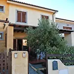 La Casa Degli Specchi-villetta Con Due Giardini