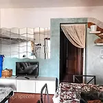 La Casa Degli Specchi-villetta Con Due Giardini