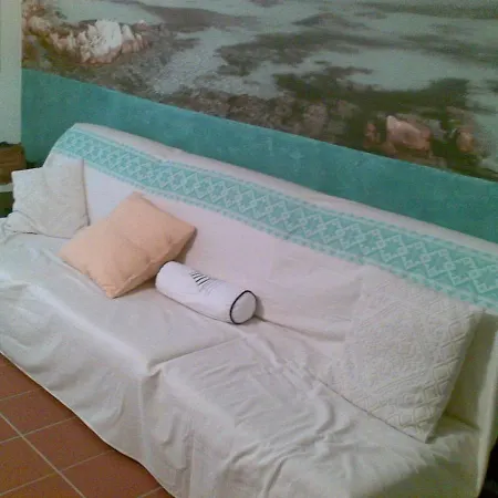 別荘 La Casa Degli Specchi-villetta Con Due Giardini ラ・マッダレーナ