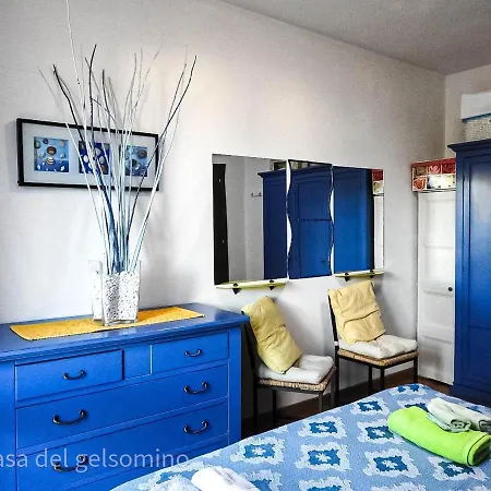 La Casa Degli Specchi-villetta Con Due Giardini