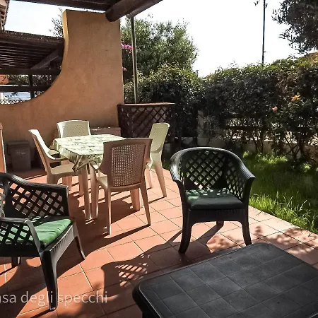 La Casa Degli Specchi-villetta Con Due Giardini ラ・マッダレーナ