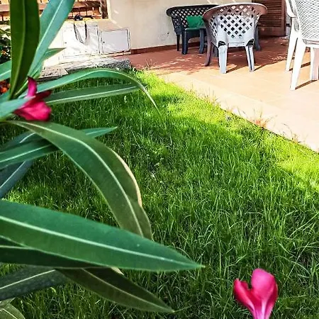 La Casa Degli Specchi-villetta Con Due Giardini * La Maddalena (Sassari)