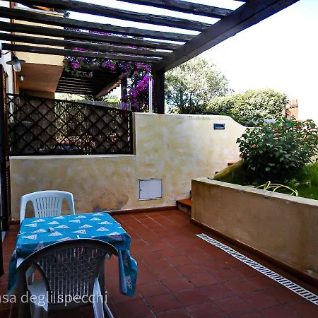 La Casa Degli Specchi-villetta Con Due Giardini *