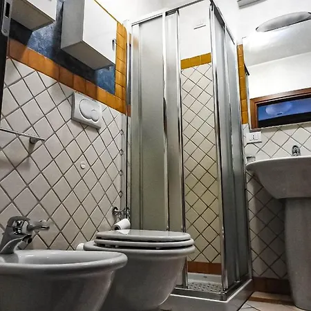 別荘 La Casa Degli Specchi-villetta Con Due Giardini