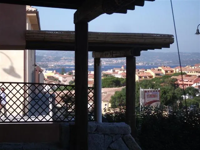 La Casa Degli Specchi-villetta Con Due Giardini